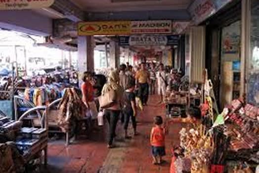 Wisata Kuliner dan Souvenir di Jalan Malioboro Jogja