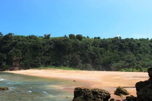 pantai-umbul-baros2