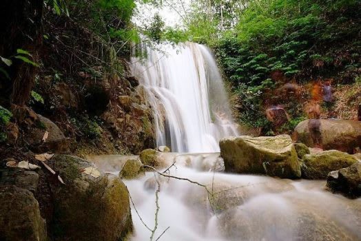 Air Terjun Grojogan Sewu Tawangmangu, Karanganyar, Jawa Tengah