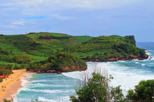 pantai-gondo-mayit1