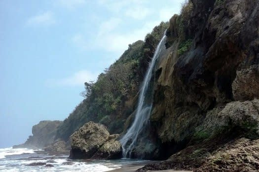pantai-waru1