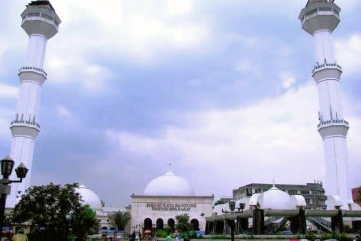 Masjid-Raya-Bandung