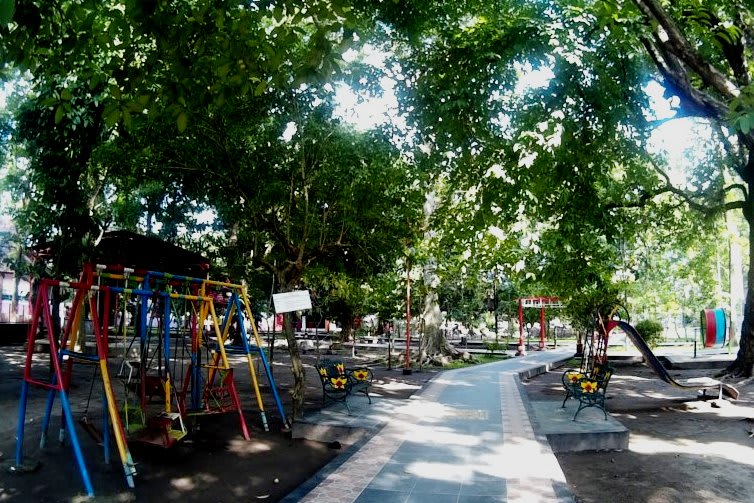 Taman Bermain Anak Kebon Rojo Blitar