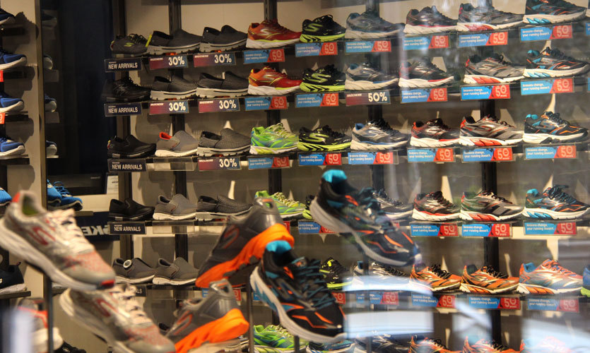 nike factory outlet kalindi kunj