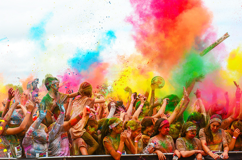 8 Crazy Colourful Holi Parties Including The Tomatina Fest To Head ...