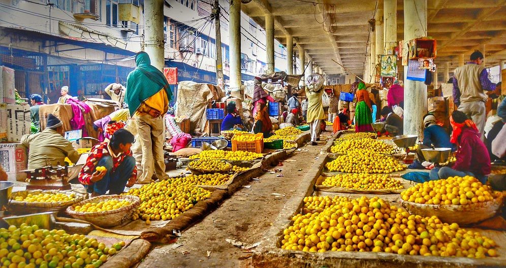 8 Best Sabzi Mandi's in Delhi To Buy Vegetables | So Delhi