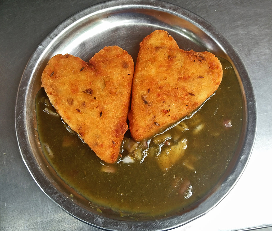 9 Places Dishing Out The Best Aloo Tikki In Delhi For As Low As Rs 25