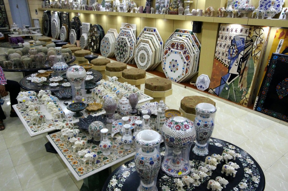 Splurge Away At These 5 Awesome Emporiums In Agra Showcasing