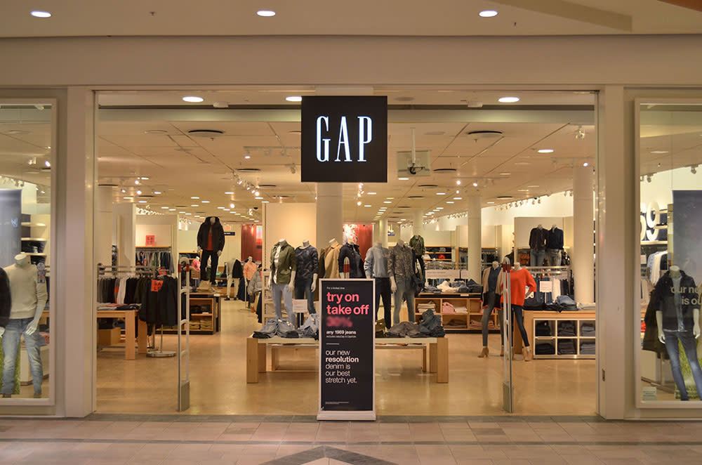 gap store vasant kunj