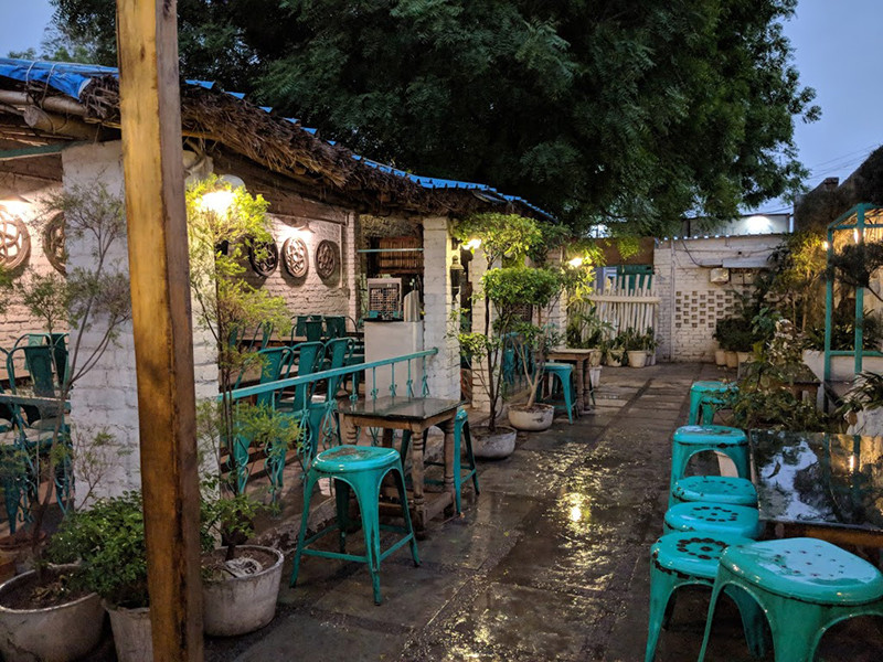 6 Beautiful Garden Cafes Where You And Your Bestie Can Grab A Yummy