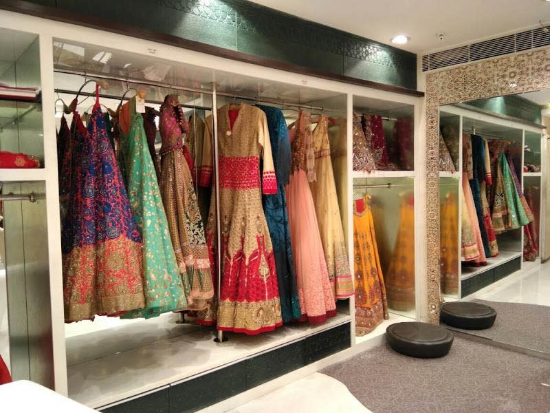 5 Best Affordable Wedding Shopping Markets That Won't Burn Major Holes