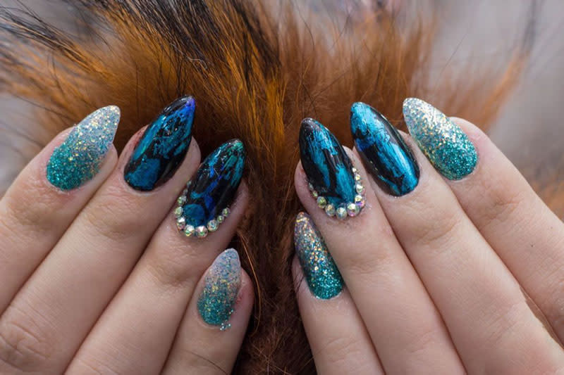 11 Graduation Nail Ideas for Celebrating Your Big Day in Style