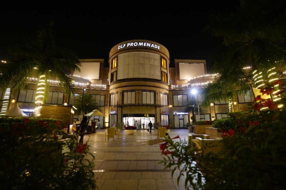 Sales, Discounts in DLF City Center Mall Delhi. DLF Mall 2023