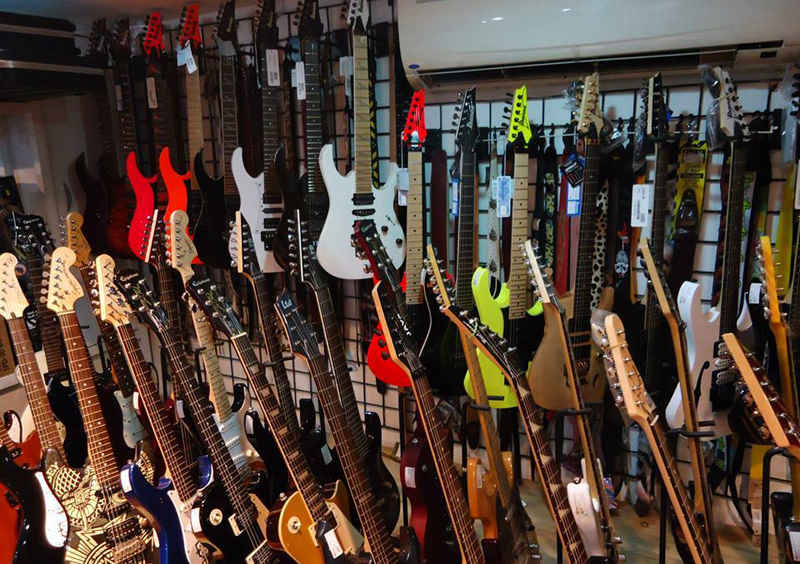 Lajpat nagar 2024 guitar shop