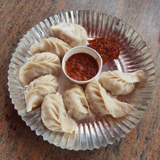 5 Best Momos At Dilli Haat In INA, Delhi | So Delhi