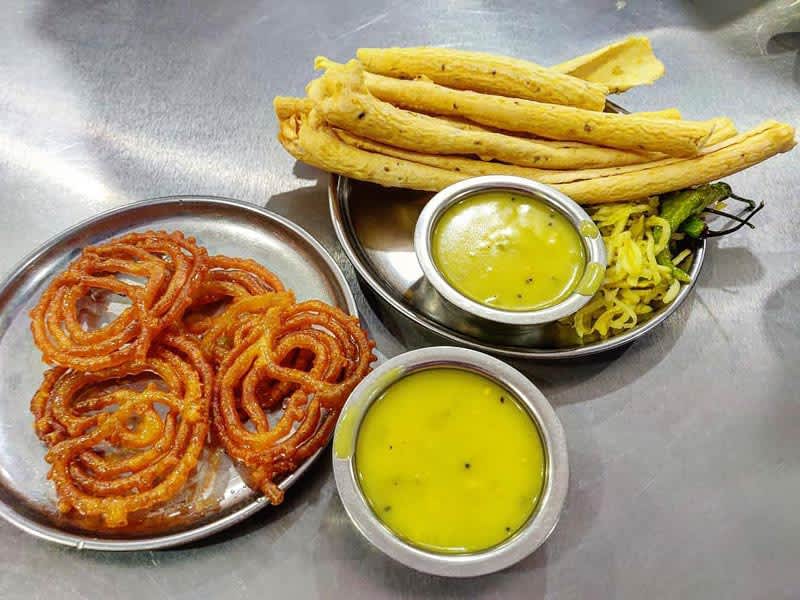 7 Best & Famous Dishes In Ahmedabad | So Ahmedabad