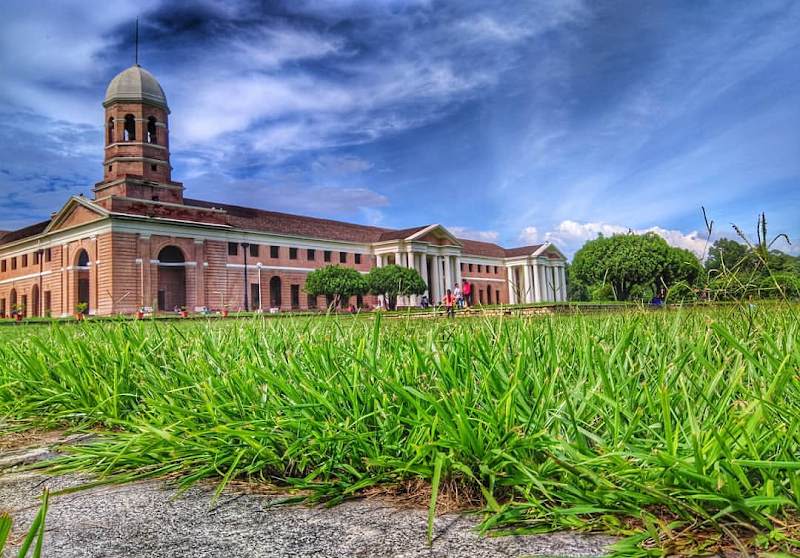 10 Most Beautiful College Campuses Across India So Delhi