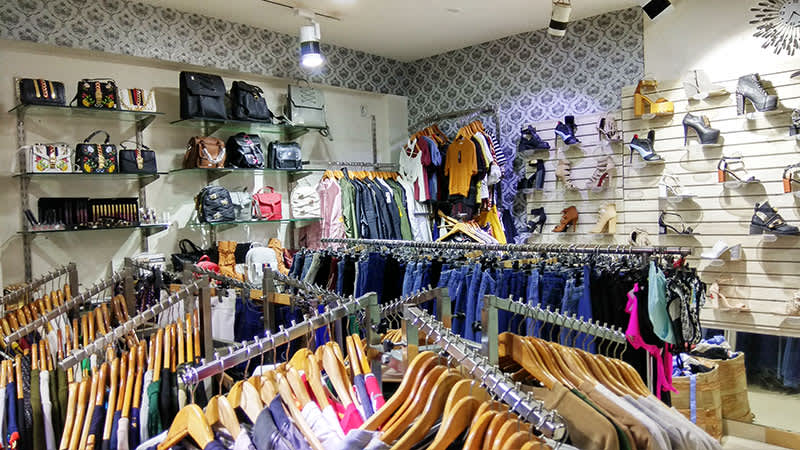 8 Stores In Majnu Ka Tilla To Shop From! | So Delhi