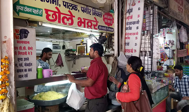 When We Had Breakfast In The Lanes Of Sadar Bazaar | So Delhi