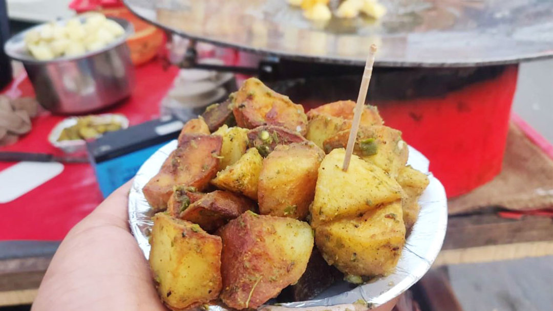 Aloo Chaat In Lajpat Nagar Near Jhakkas Pav Bhaji So Delhi
