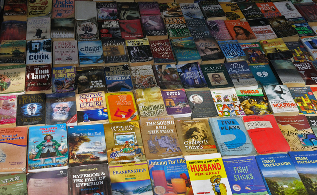 Head to These Metro Stations For Dirt Cheap Books So Delhi