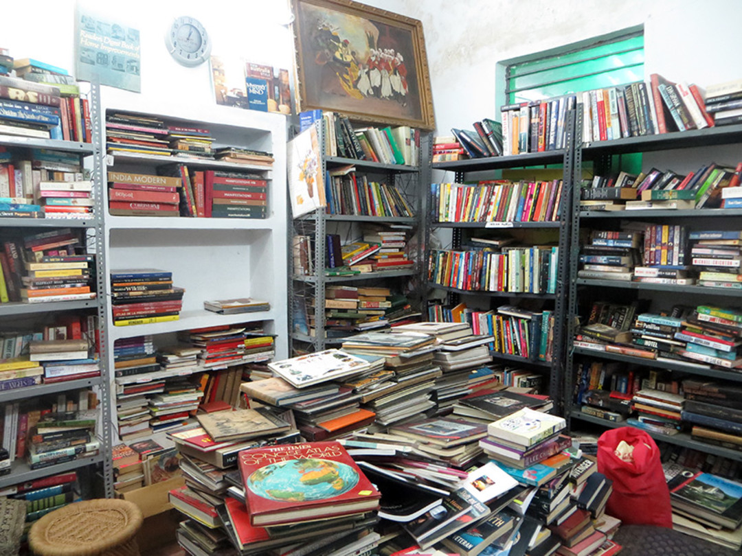 Учитель по чтению. Cheap books. Скорочтение фото. Importance of books in our life. Cheap books.