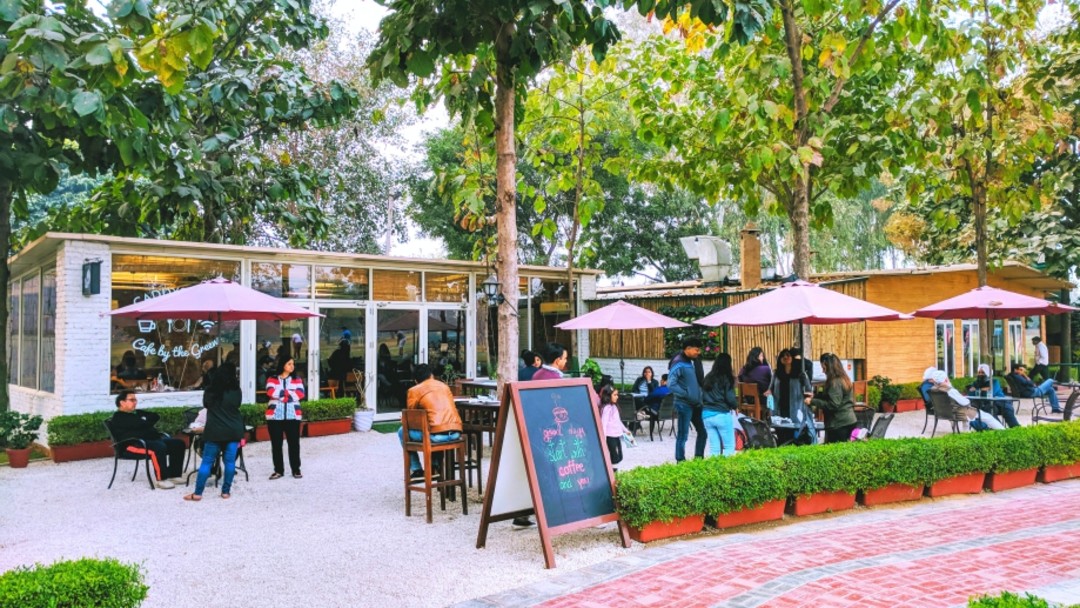 Outdoor Brunches In The Sun Caddyshack In GGN So Delhi