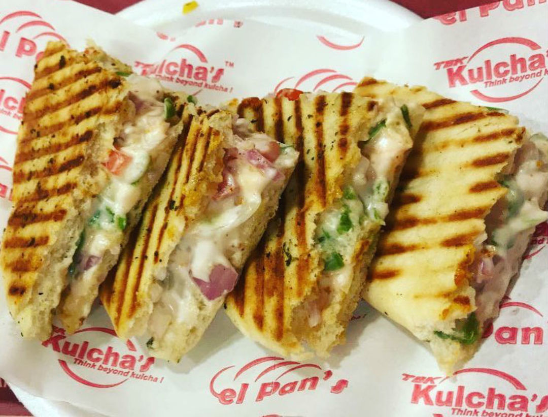 Try These CheeseLoaded Kulchas at TBK Kulcha’s So Delhi