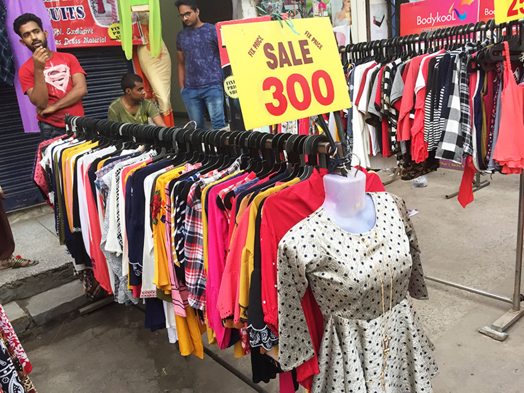 6 Best Things To Shop At The Acharya Niketan Market | So Delhi