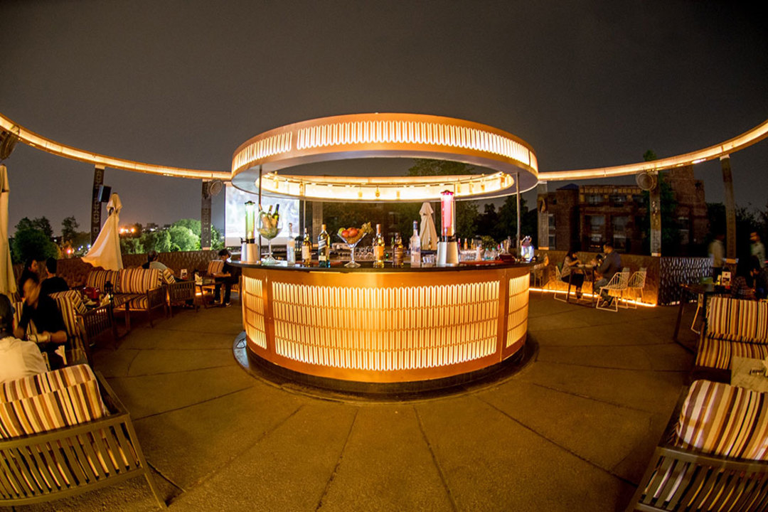 Grab A Beer Bucket & Pizza For Rs 599 This Eatery So Delhi