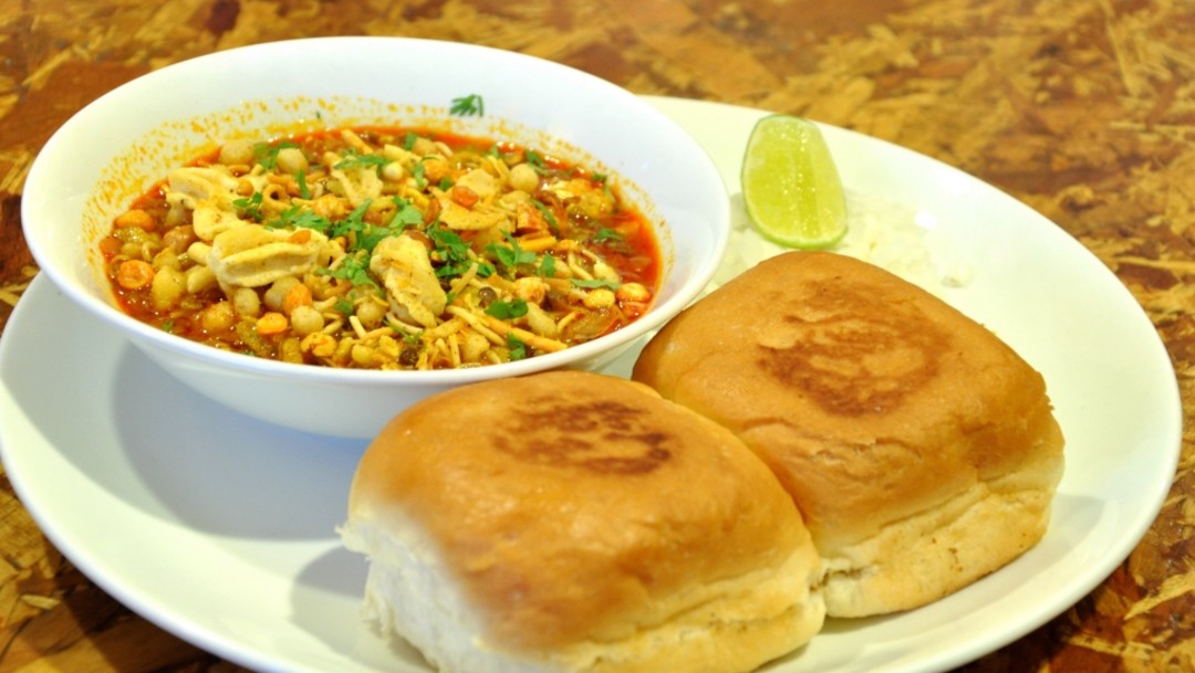 6 Best Places For Misal Pav In Nashik | So Nashik