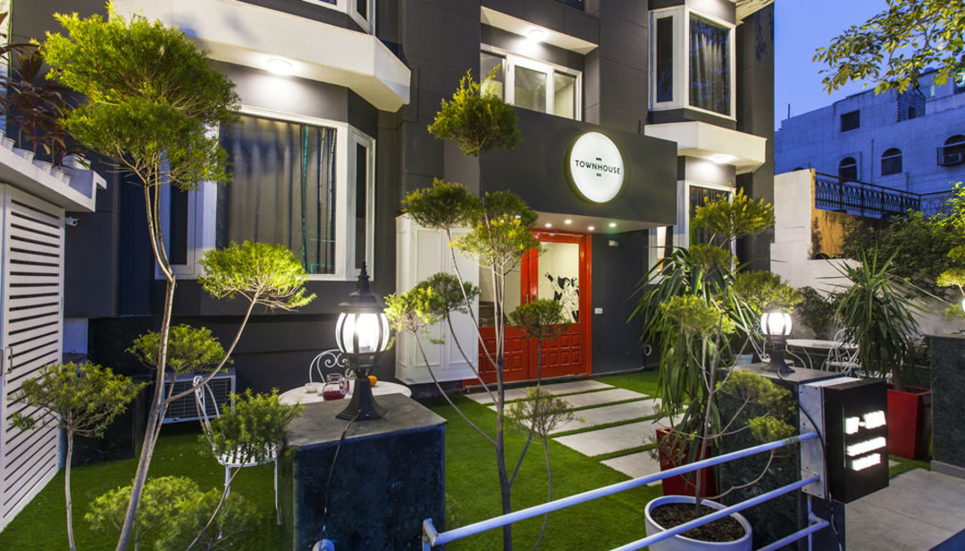 Oyo Building OYO Unleashes Their Townhouse Hotels In Delhi! | So Delhi