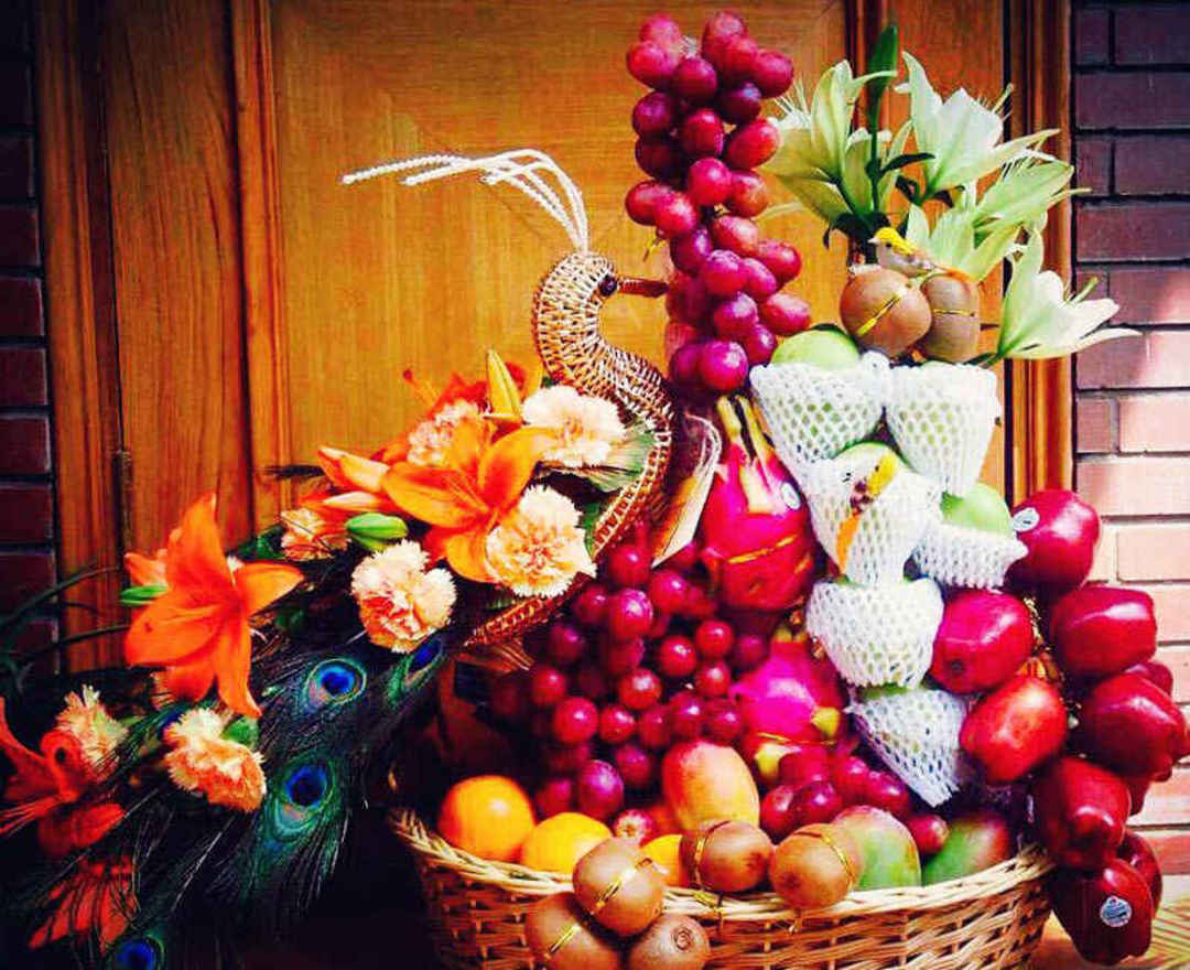 Go Pick up Fruit Bouquets From Phalahaar So Delhi