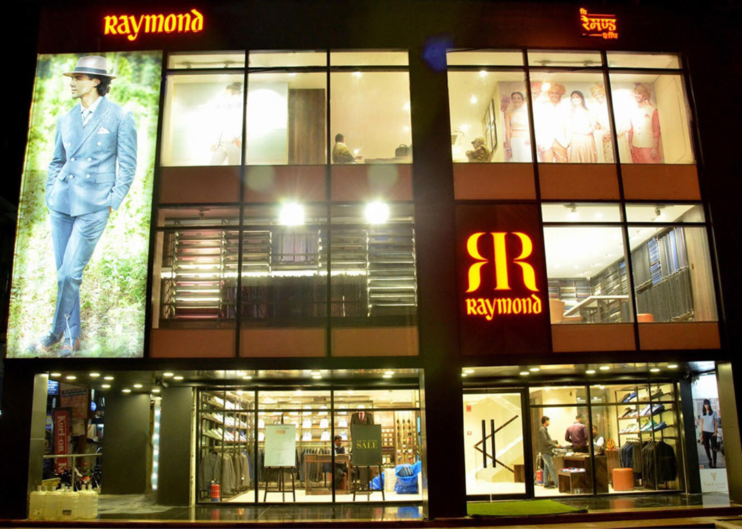 Get Ready With Free Custom Tailoring From Raymond’s So Delhi