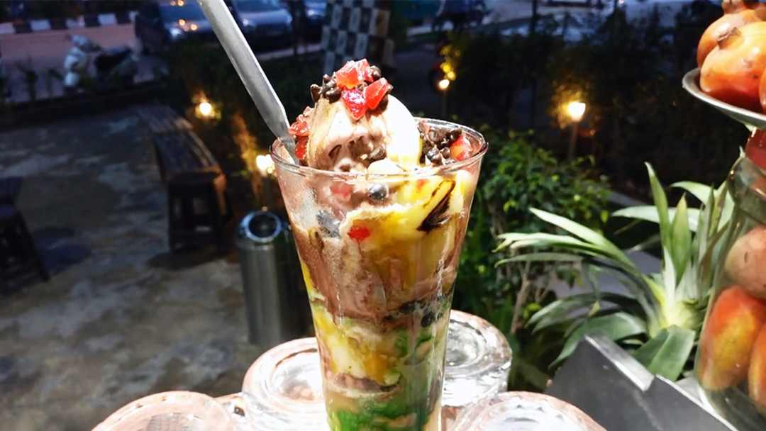 Traffic Jam Sundae At Arora's Traffic Jam In Hudson Lane So Delhi
