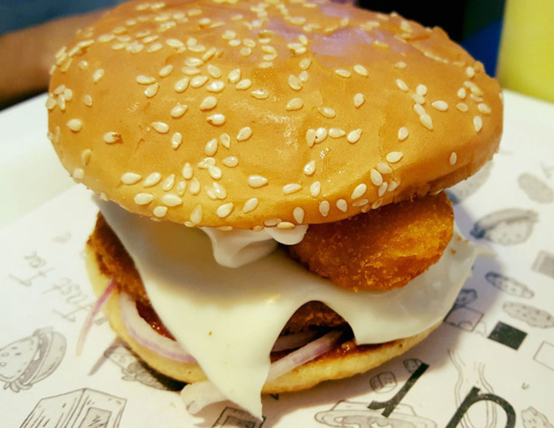 This Place In Noida Dishes 40+ Burger Varieties! So Delhi