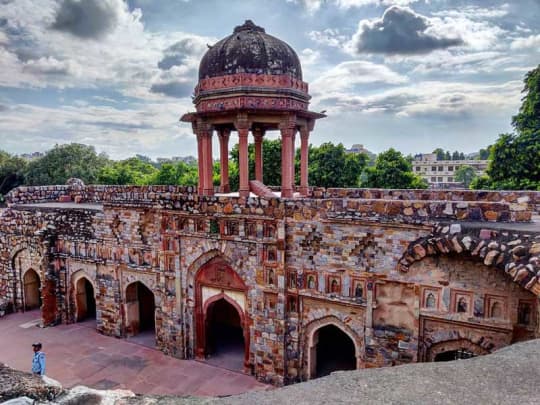 8 Lesser-Known Places Tourist Spots In Delhi | So Delhi