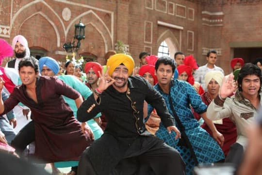 Lohri 2026 का सेलिब्रेशन, 'वीर जारा' से 'पटियाला हाउस' तक में देखिए लोहड़ी के त्योहार की रौनक