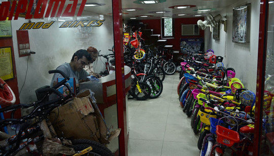 cycle shop in jhandewalan