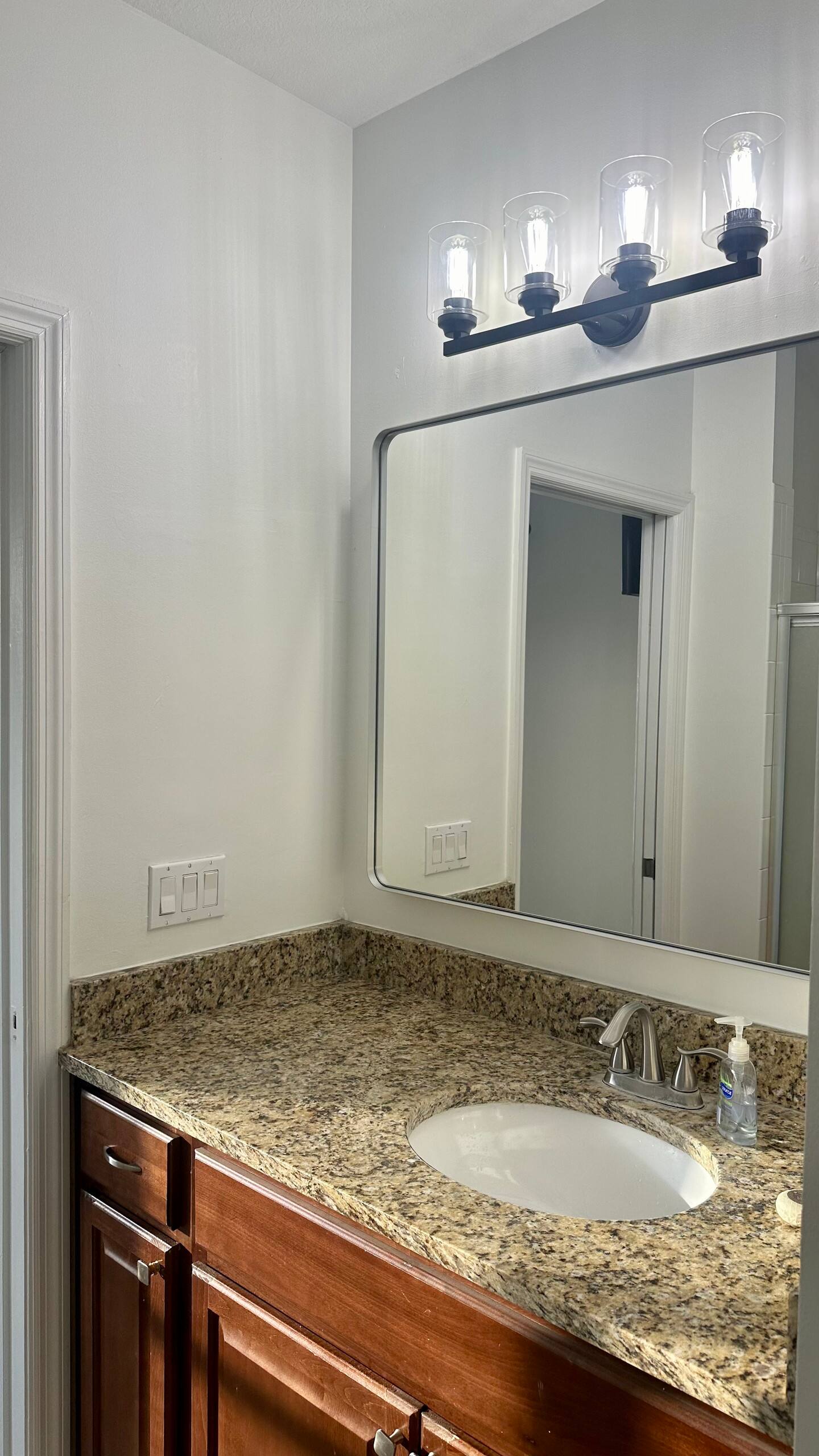 Villa Azul - Casa cercada de 4 habitaciones en Lehigh Acres