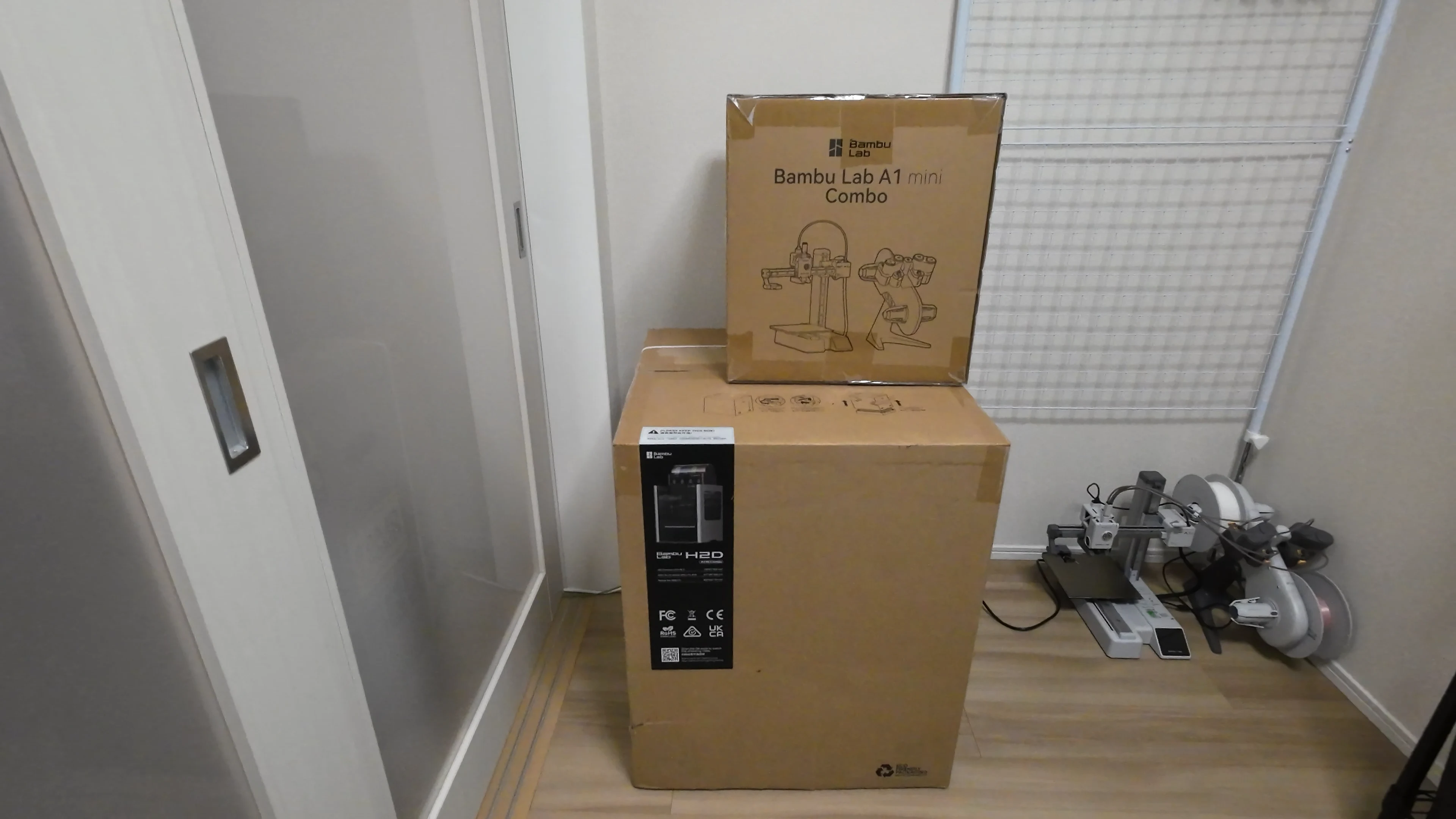 パースが効いてより小さく見えるA1 mini