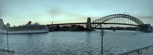 Opera HouseからのHarbour Bridge