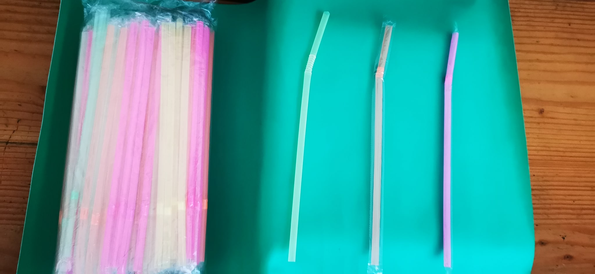 Sedotan Bengkok Flexibel Higenis Neon