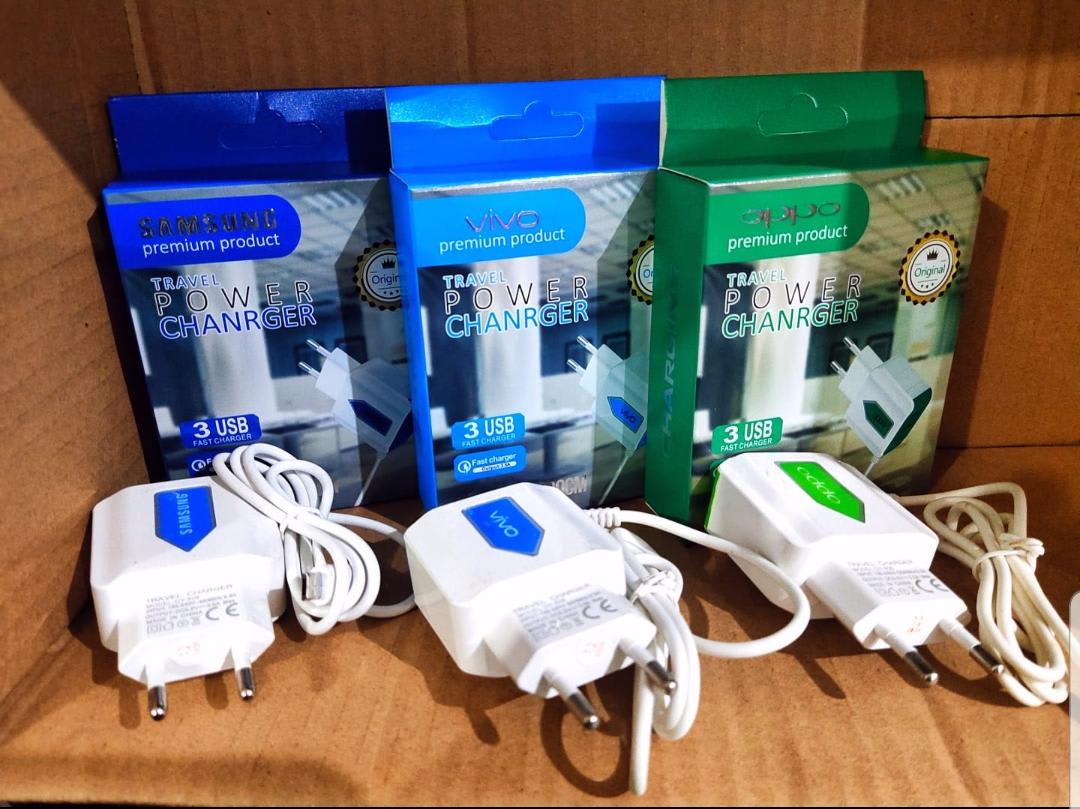 TRAVEL CHARGER 3 USB 4 IN 1