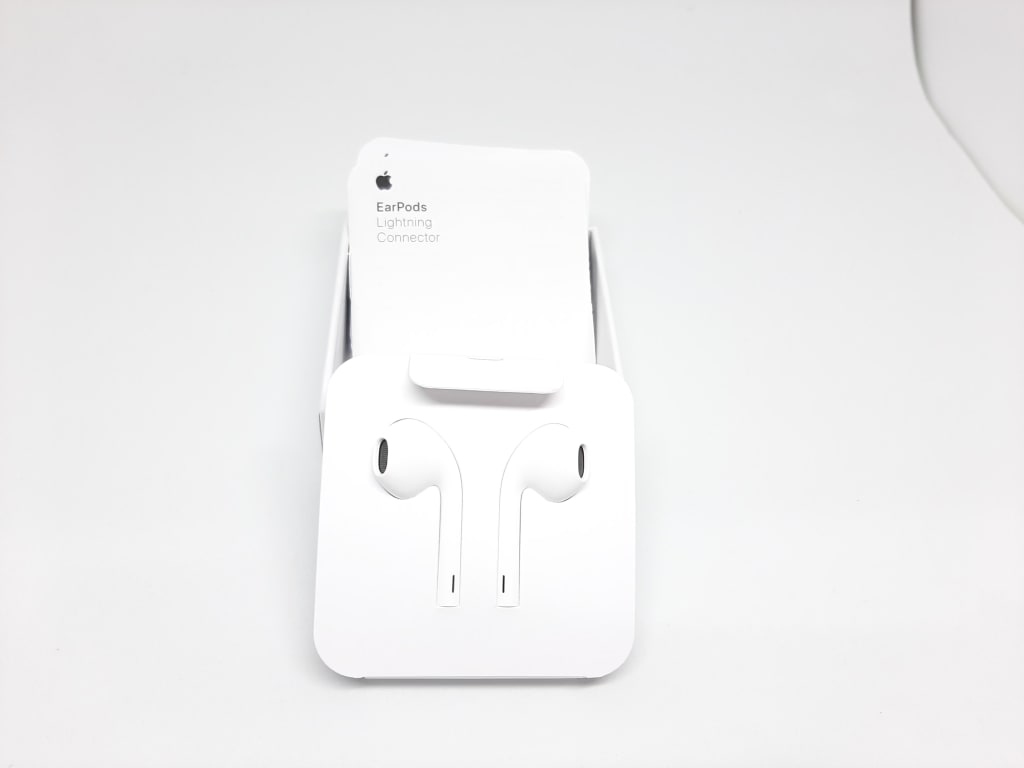 EARPODS LIGHTNING CONNECTOR ORIGINAL di qeong.com