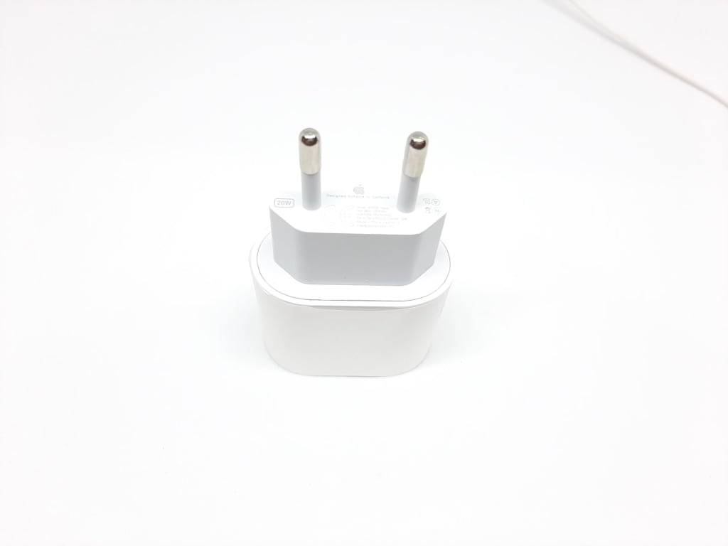 ADAPTOR IPHONE 12 ORIGINAL USB-C 20W di qeong.com