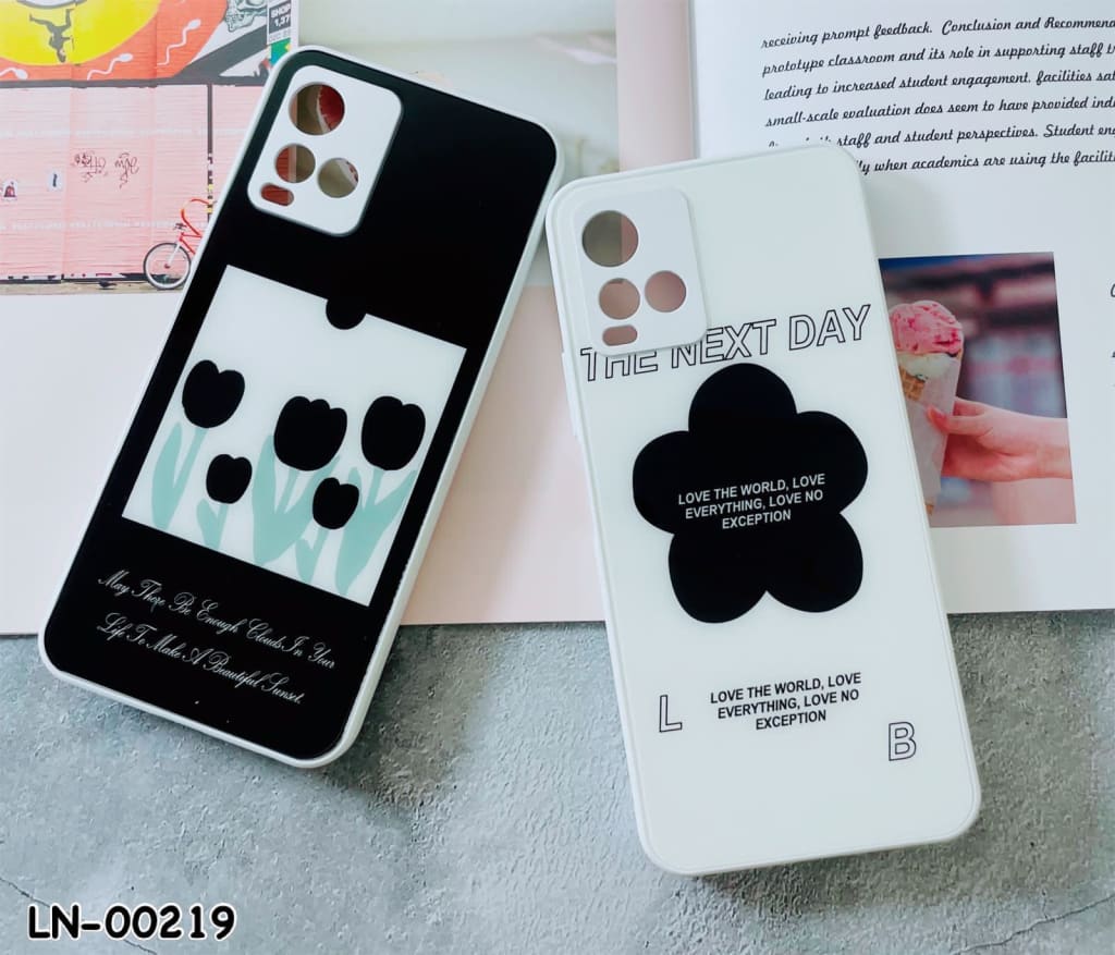 (LN-00219) CASE GLASS MIX MOTIF FLOWER BLACK AND WHITE PC di qeong.com