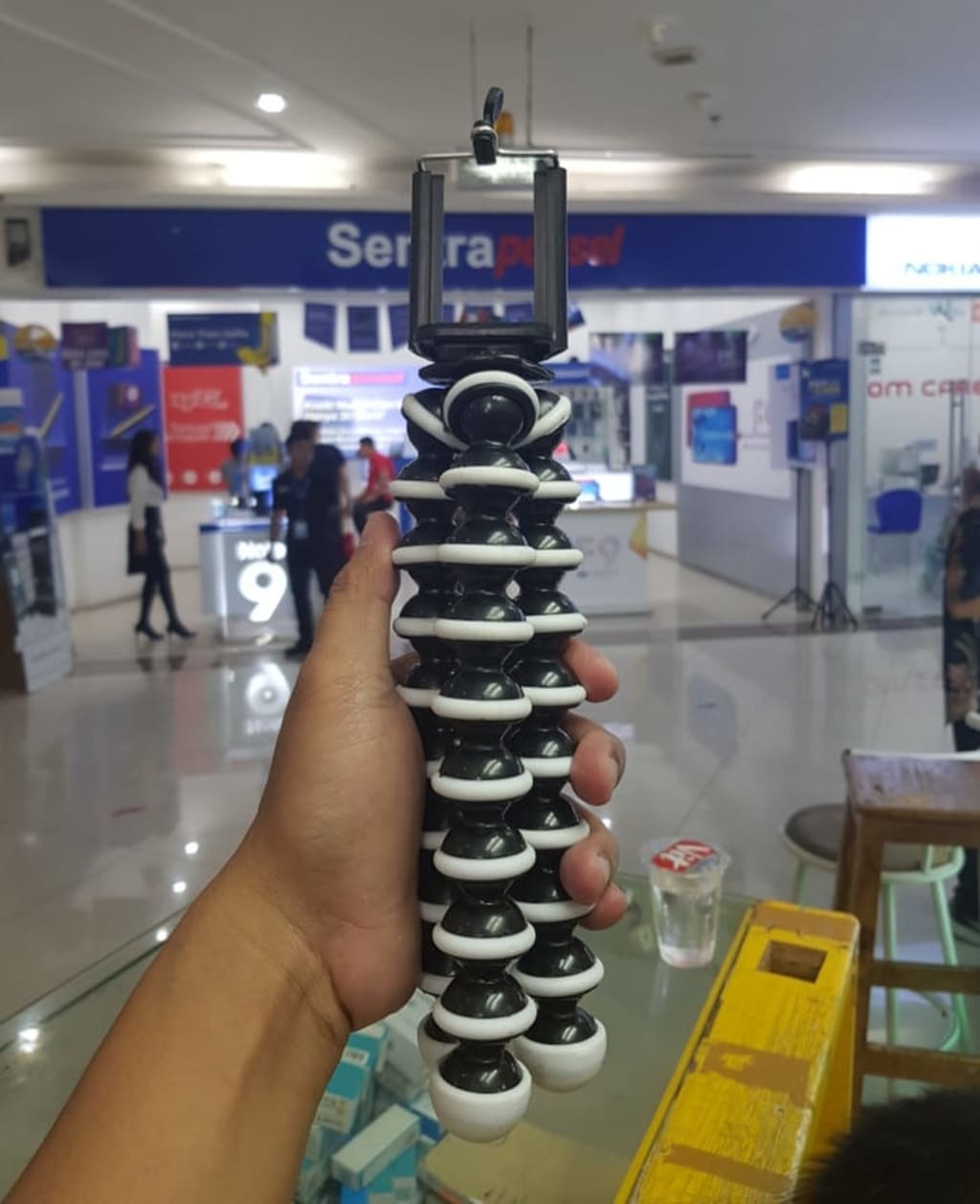 Tripood GolilaPood FLEXIBELE Universal Ukuran Medium for Camera DSLR ,Mirroless, Smartphone, Gopro di qeong.com