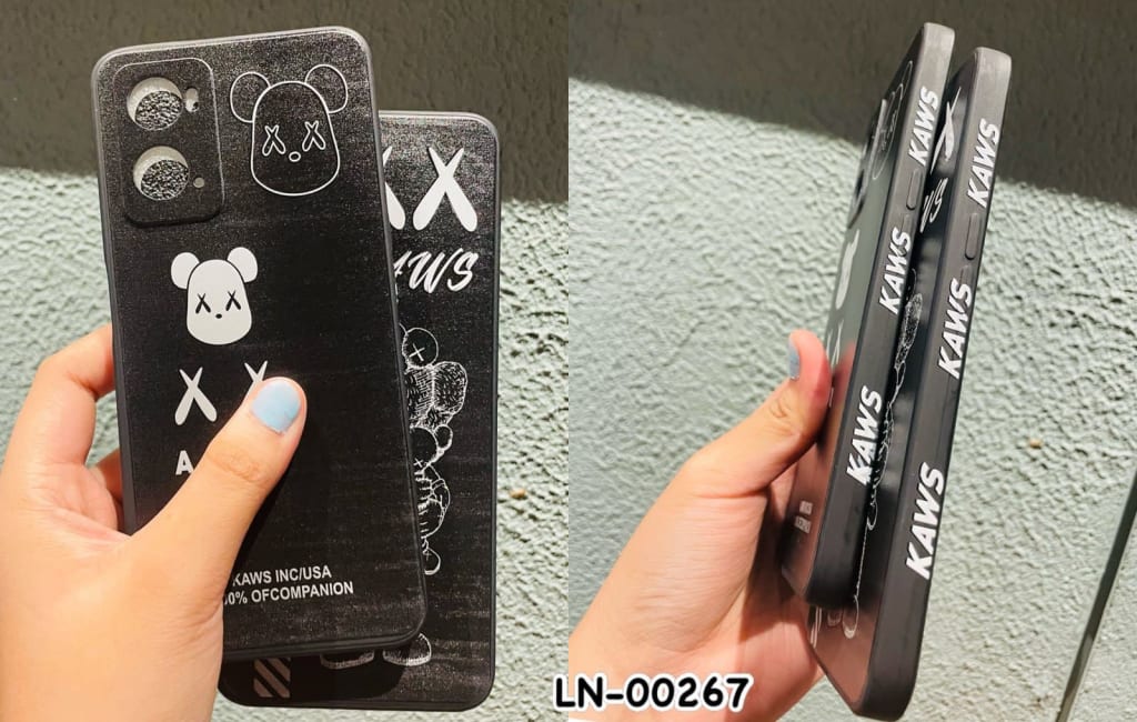 SOFTCASE PREMIUM BLACK KAWS XX PC di qeong.com