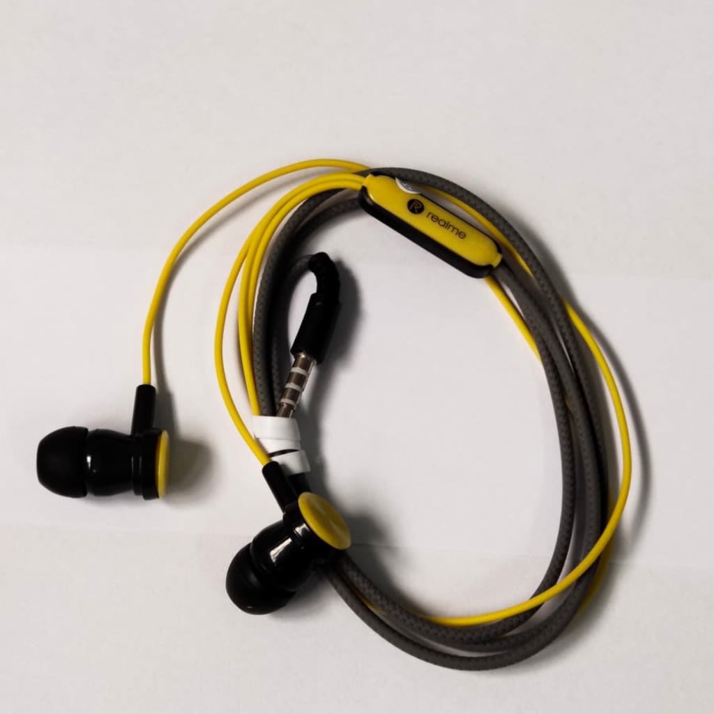 Hf Headset REALME R-01 in-ear Stereo Earphones Sound Pure Bass di qeong.com